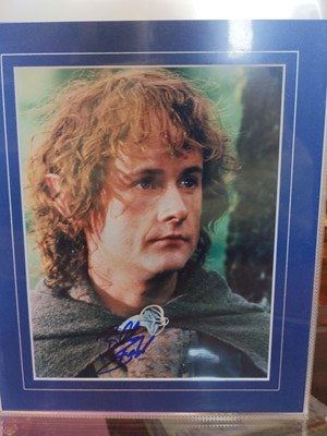 Lot 1007 - FIFTEEN LORD OF THE RINGS TRILOGY SIGNED PROMOTIONAL PHOTOGRAPHS