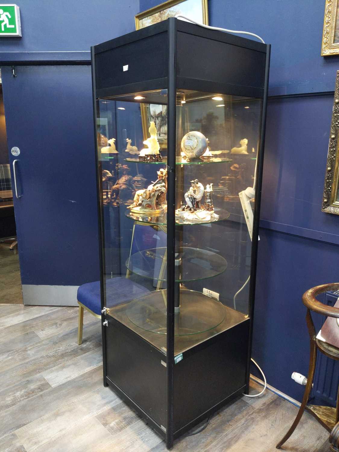 Lot 115 - A CONTEMPORARY RETAIL DISPLAY CABINET