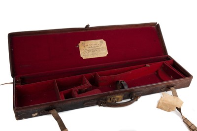 Lot 133 - A LATE 19TH/EARLY 20TH CENTURYLEATHER GUN CASE