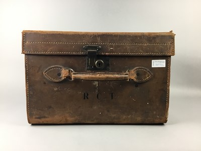 Lot 203 - A VINTAGE LOUISVILLE SLUGGER BASEBALL BAT AND A HAT BOX