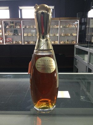 Lot 206 - JIM BEAM - BEAM'S PIN BOTTLE 6 YEAR OLD