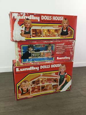 Lot 1018 - A LUNDBY DOLL'S 'TOWN HOUSE'
