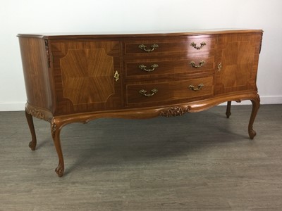 Lot 227 - A REPODUCTION KINGWOOD DINING ROOM SUITE