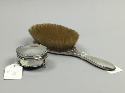 Lot 33 - A GEORGE V SILVER TRINKET BOX ALONG WITH A HAIRBRUSH AND SCENT BOTTLE