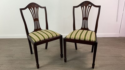 Lot 260 - A SET OF SEVEN MAHOGANY HEPPLEWHITE STYLE DINING CHAIRS