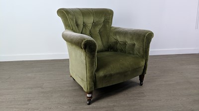 Lot 258 - AN UPHOLSTERED BUTTON BACK ARMCHAIR
