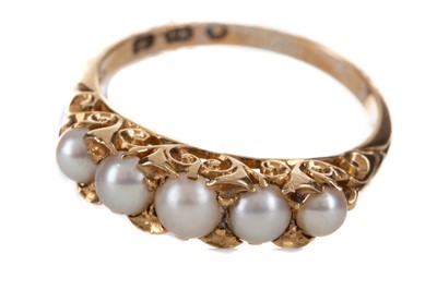 Lot 536 - A PEARL FIVE STONE RING
