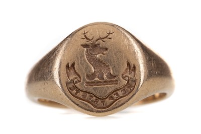 Lot 526 - A NINE CARAT GOLD SEMPILL CLAN CREST SEAL RING