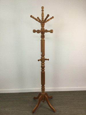Lot 135 - A MODERN HAT AND COAT STAND AND A STANDARD LAMP