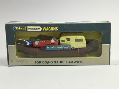 Lot 156 - THREE WARDIE MASTER MODELS ACCESORY SETS AND A SELECTION OF OTHER 00 GUAGE ACCESSORIES