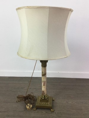Lot 849 - A BRASS AND ONYX CORINTHIAN COLUMN TABLE LAMP