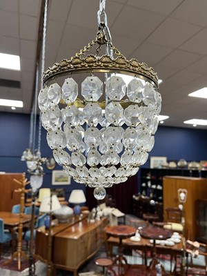 Lot 324 - A PAIR OF PENDANT CEILING LIGHT FITTINGS WITH PRASMATIC DROPS