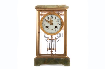Lot 637 - A EARLY 20TH CENTURY FRENCH MANTEL CLOCK