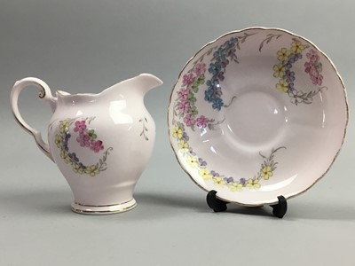 Lot 421 - A TUSCAN CHINA PART TEA SERVICE AND OTHER TABLE WARE