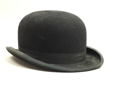 Lot 426 - A BOWLER HAT BY CARSWELL OF GLASGOW AND OTHER ITEMS