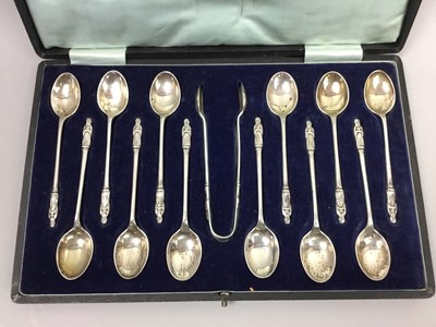 Lot 429 - A CASED SET OF TWELVE SILVER APOSTLE SPOONS AND TONGS