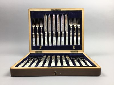 Lot 432 - A COLLECTION OF CASED CUTLERY