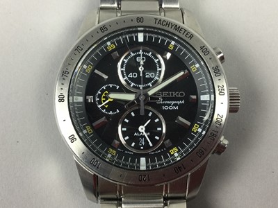 Lot 68 - A SEIKO CHRONOGRAPH ALONG WITH TWO OTHER GENTS WRISTWATCHES