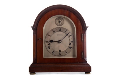 Lot 653 - AN EARLY 20TH CENTURY MAHOGANY CASED WESTMINSTER CHIME MANTEL CLOCK