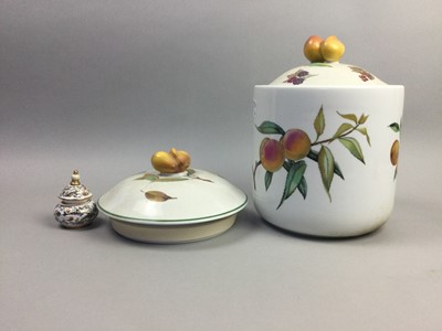 Lot 257 - A CARLTON WARE LEAF SHAPED DISH AND OTHER CERAMICS