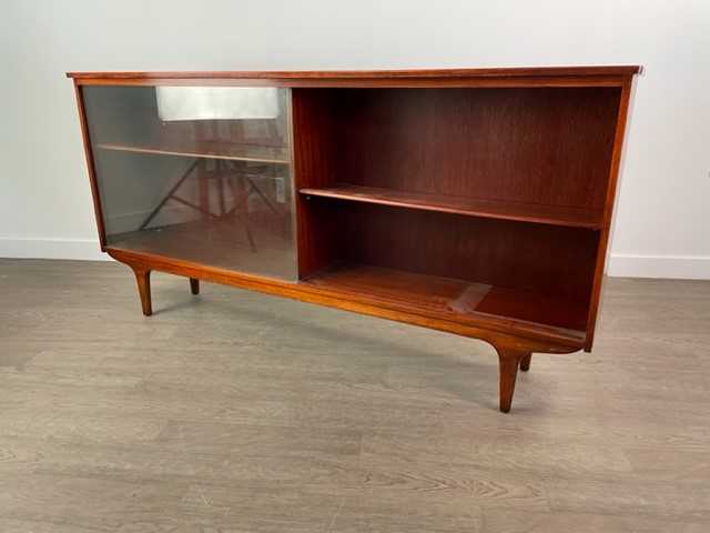 Lot 277 - A MODERN BOOKCASE