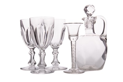 Lot 713 - A LATE 19TH/ EARLY 20TH CENTURY CUT GLASS CLARET JUG, ALONG WITH FOUR DRINKING GLASSES