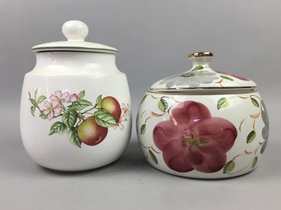 Lot 285 - A NOVELTY LIDDED BISCUIT JAR AND OTHER CERAMICS