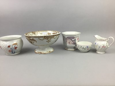 Lot 285 - A NOVELTY LIDDED BISCUIT JAR AND OTHER CERAMICS