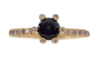 Lot 1145 - A SAPPHIRE AND DIAMOND RING