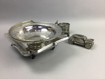 Lot 77 - A LOT OF SILVER AND SILVER PLATED ITEMS