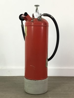 Lot 332 - A MINIMAX AIR FOAM FIRE EXTINGUISHER