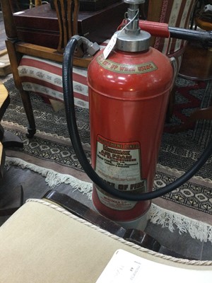 Lot 332 - A MINIMAX AIR FOAM FIRE EXTINGUISHER
