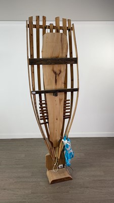 Lot 385 - A CONTEMPORARY WOOD SCULPTURE