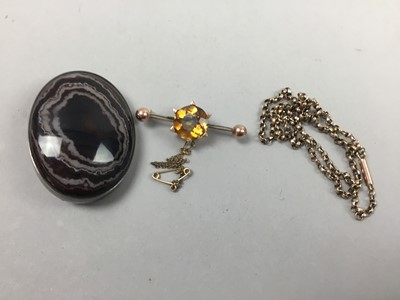 Lot 53 - A VICTORIAN GOLD PLATED MOURNING BROOCH ALONG WITH OTHER JEWELLERY