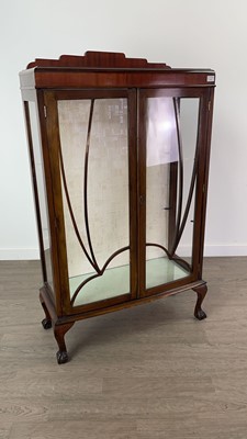 Lot 501 - A MAHOGANY DISPLAY CABINET