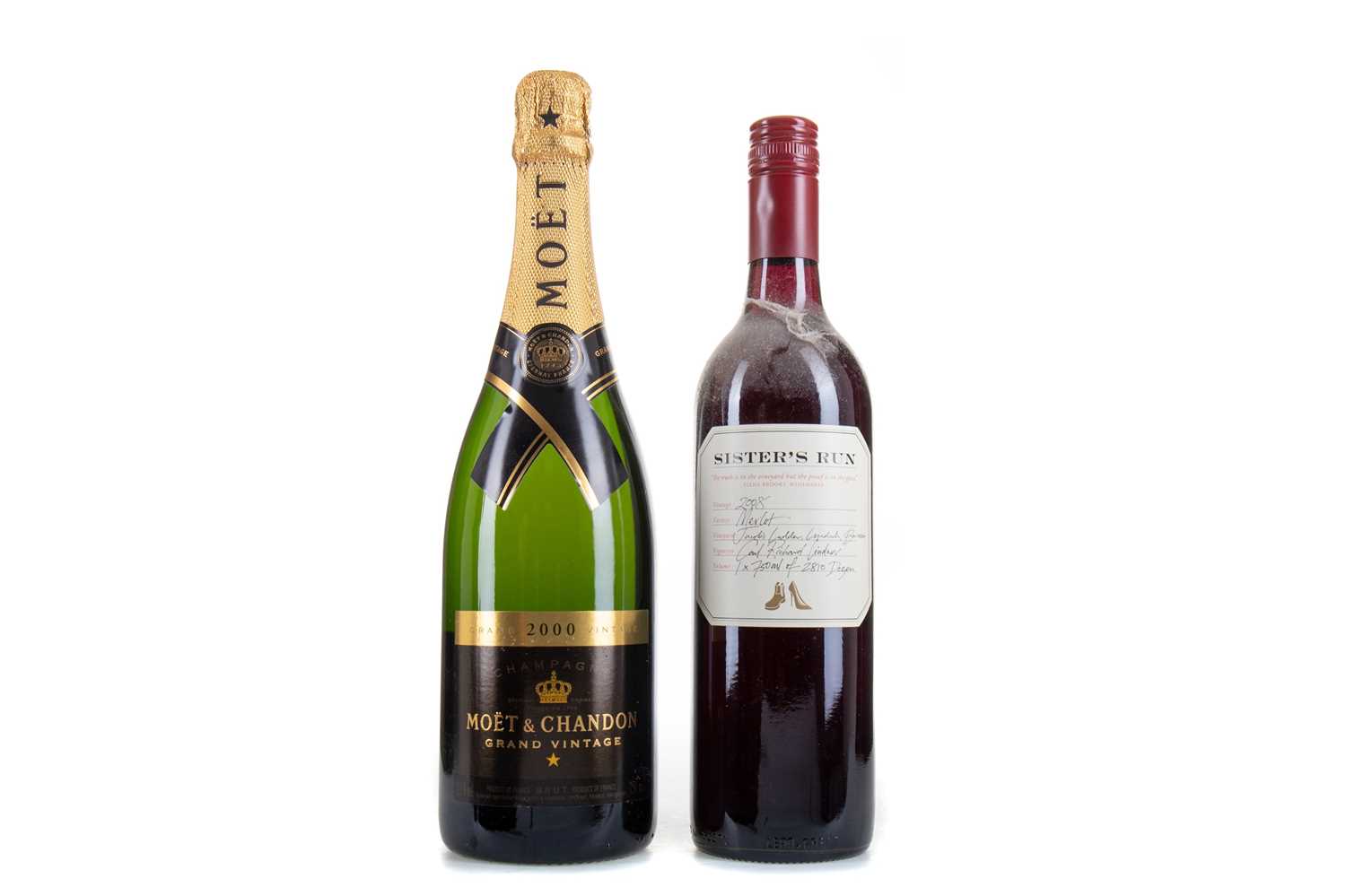 Lot 67 - MOET & CHANDON 2000 GRAND VINTAGE CHAMPAGNE 75CL AND SISTER'S RUN 2008 MERLOT 75CL