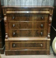 Lot 1011 - VICTORIAN MAHOGANY COLUMN CHEST the indented...