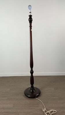 Lot 555 - A MAHOGANY FLOOR LAMP