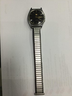 Lot 63 - A LOT OF VARIOUS WRIST WATCHES, COINS AND OTHER ITEMS