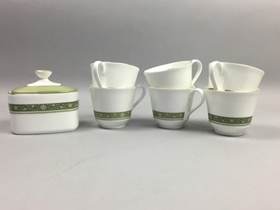 Lot 127 - A ROYAL DOULTON 'RONDELAY' PATTERN TEA AND DINNER SERVICE