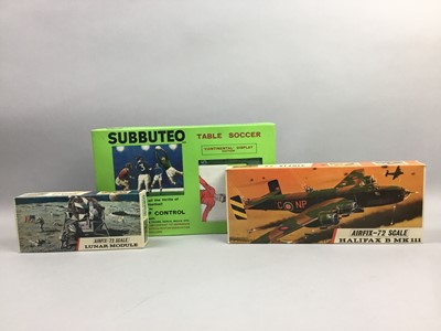 Lot 50 - A LOT OF FIVE AIRFIX KITS AND OTHERS