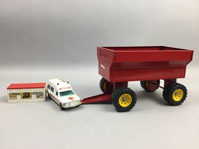 Lot 46 - A TONKA TRACTOR AND OTHER MODELS