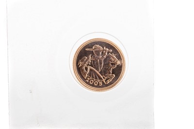 Lot 76 - AN ELIZABETH II MODERN ST GEORGE AND THE DRAGON GOLD HALF SOVEREIGN