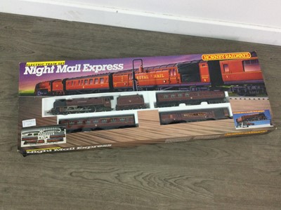 Lot 929A - A HORNBY R758 NIGHT MAIL EXPRESS ELECTRIC TRAIN SET