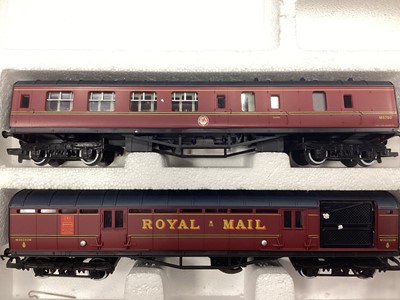 Lot 929 - A HORNBY R758 NIGHT MAIL EXPRESS ELECTRIC TRAIN SET