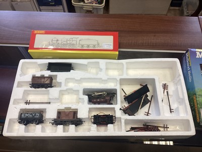 Lot 955 - TWO HORNBY 00-GAUGE LOCOMOTIVES AND TWO FURTHER SETS