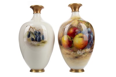 Lot 319 - A PAIR OF ROYAL WORCESTER VASES