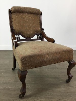 Lot 131 - A MAHOGANY TURNOVER TEA TABLE AND A BEDROOM CHAIR