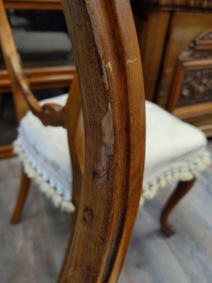 Lot 715 - A SET OF FIVE VICTORIAN WALNUT DINING CHAIRS