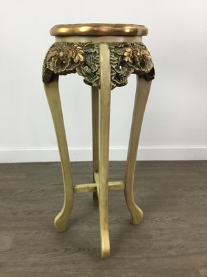 Lot 218 - A REPRODUCTION CARVED AND PAINTED WOOD PLANT STAND